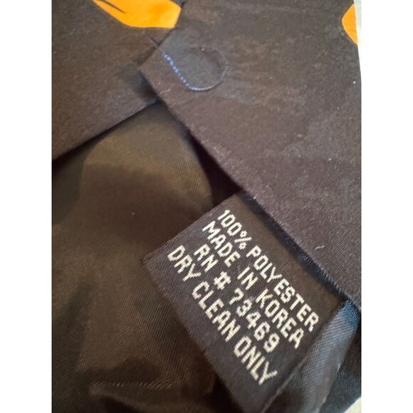 Set of 3 Vintage Looney Tunes Ties โ Space Jam, Daffy Duck & Expressive Bugs Bun - Picture 5 of 11